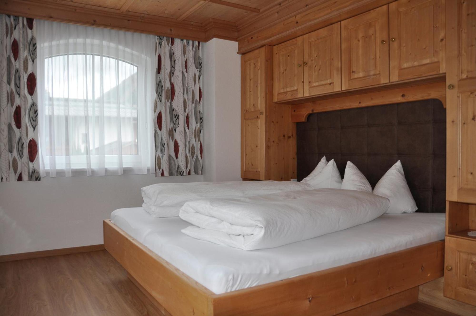 Saffretta Ferienwohnungen Ischgl Exterior photo